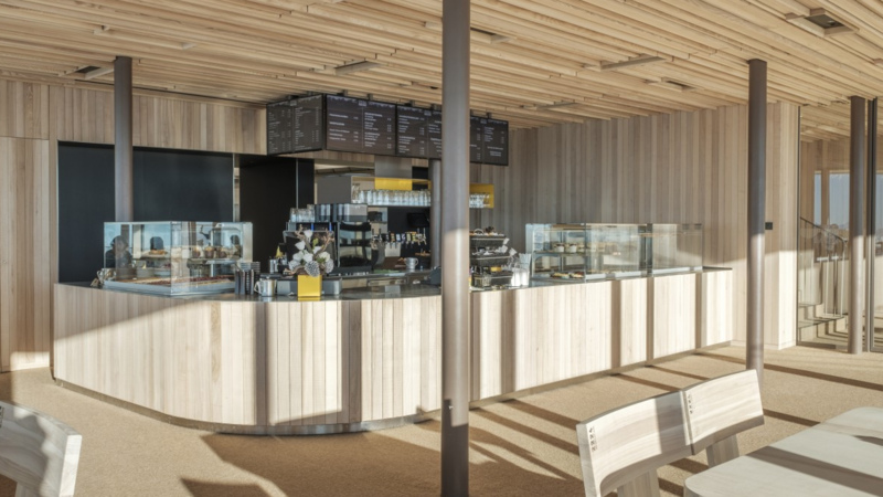 Innenansicht Theke, Gipfelrestaurant Nebelhorn